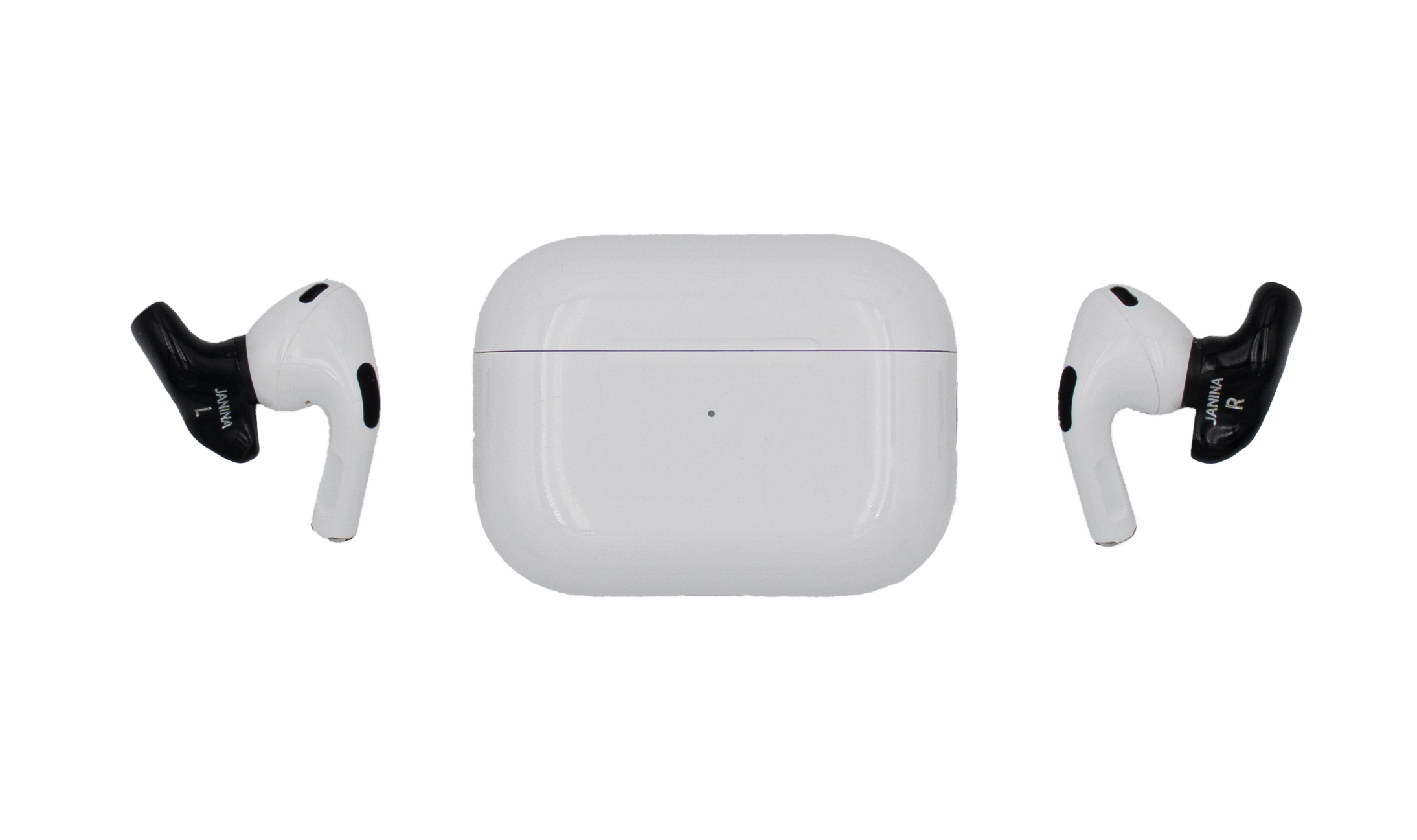 Apple Airpods mit Silikonaufsätzen_1x1_Freigestellt
